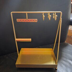 Jewerly storage/stand